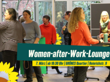 !B Frauen stehen an stehtischen zusammen und unterhalten sich. Women-after-Work-Lounge